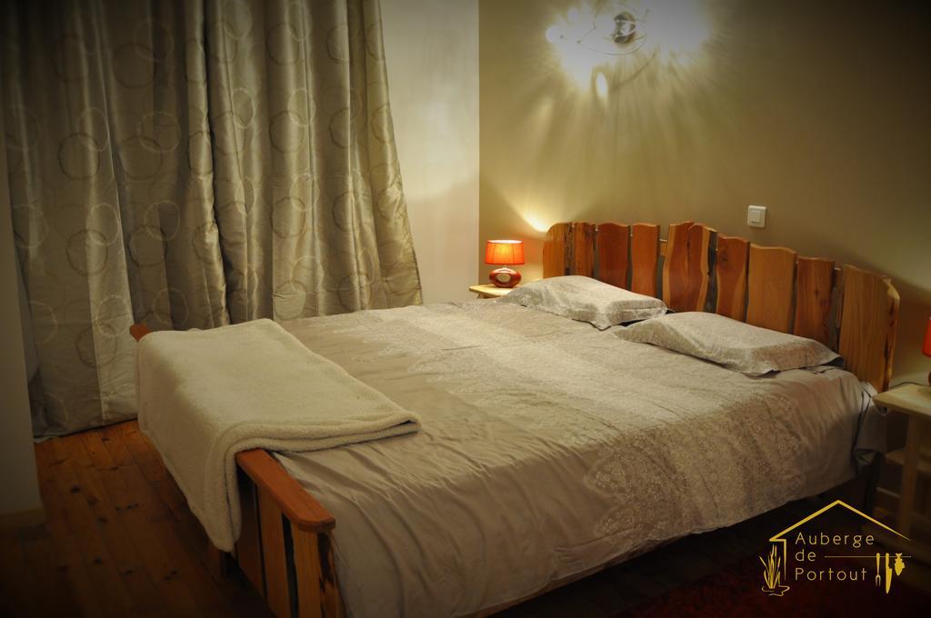 شانا Auberge De Portout الغرفة الصورة
